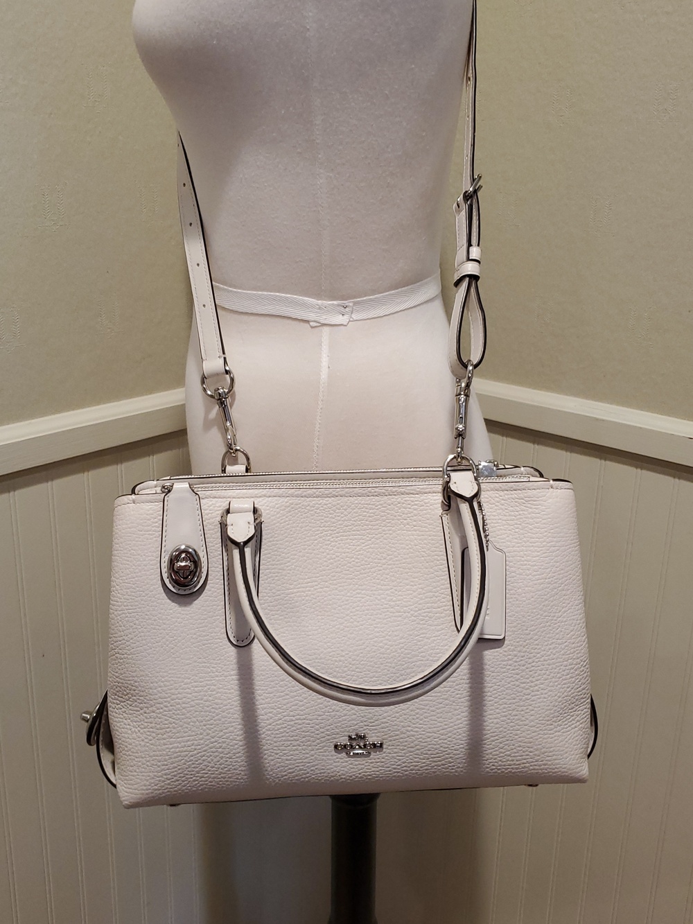 Coach Brooklyn 28 Bag In Chalk White - Picture 5 of 16